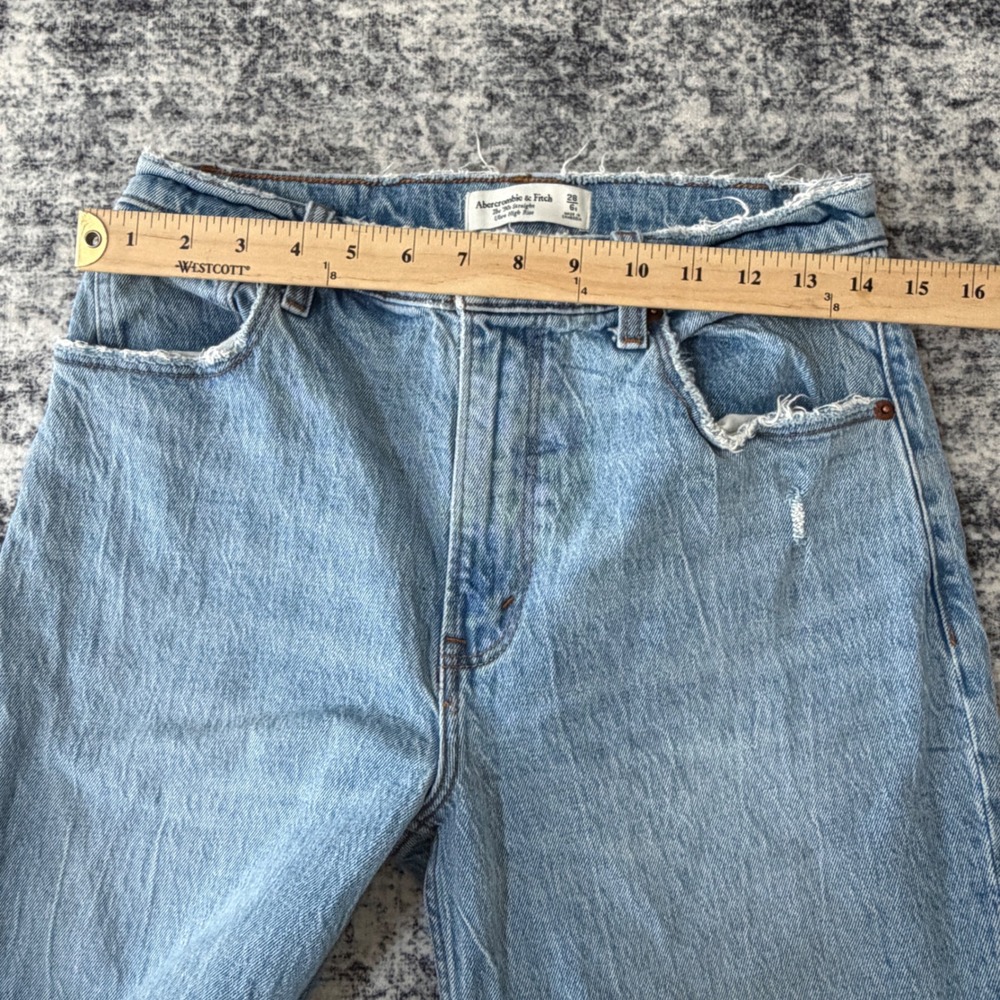 Abercrombie & Fitch The 90s Straight Jeans Women 28/6s Light Wash Distressed - Picture 9 of 12